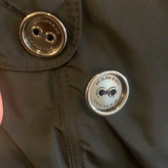 Belted Burberry trench size 4 - Picture 7 of 17